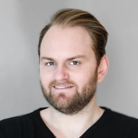 Harry Headshot