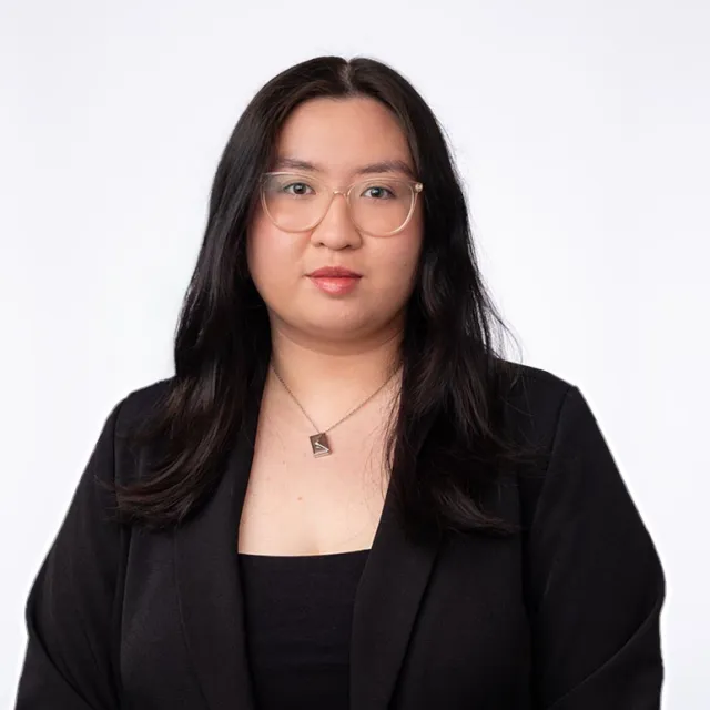 Julia Le Headshot