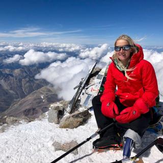 KirstieSummitMtElbrus