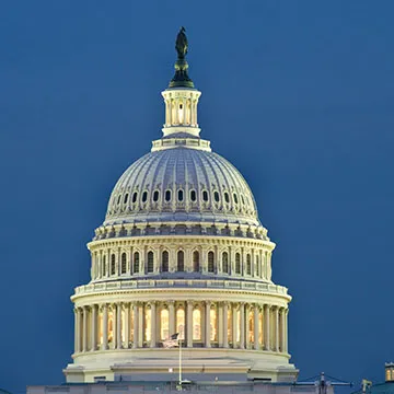 US capitol building at night